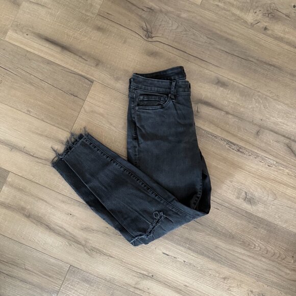 Gap Curvy Skinny Jeans Black Distressed - Size 29 - Picture 4 of 6